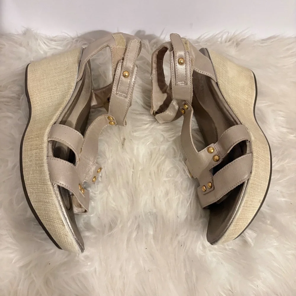Naot Flirt Metallic Champagne Leather Wedge Sandal Size 41 US 10 Rivet Accent